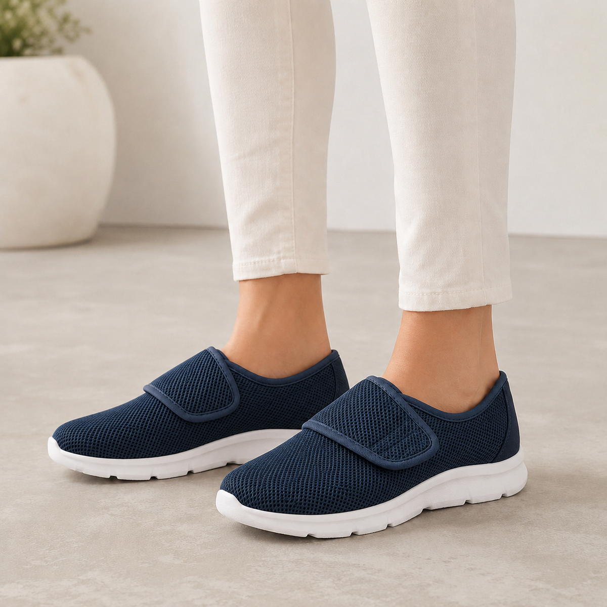 Mila – Adjustable Wide-Fit Comfort Sneakers