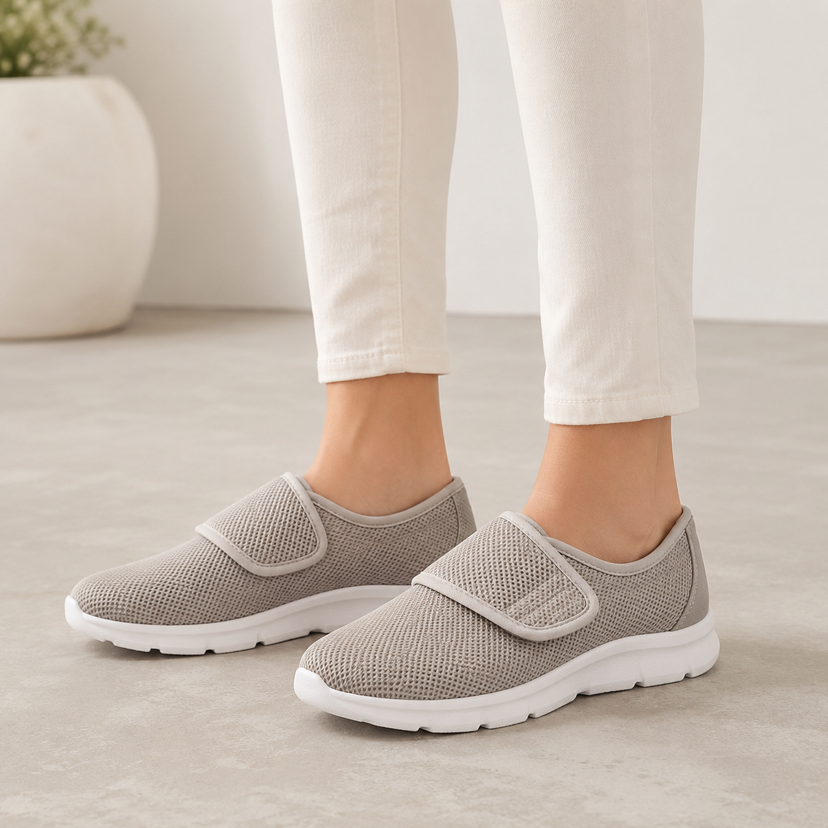 Mila – Adjustable Wide-Fit Comfort Sneakers